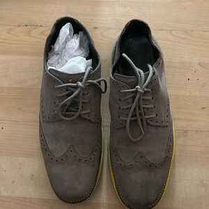 Dress shoes